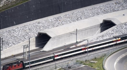 Самый длинный железнодорожный туннель в мире открылся в Швейцарии