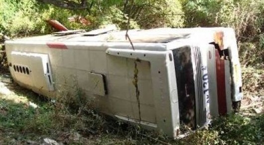 Автобус со студентами упал в пропасть в Азербайджане, есть жертвы