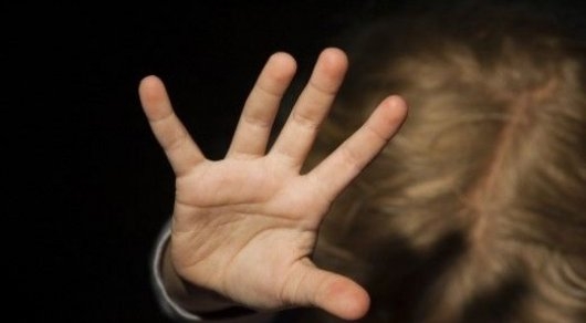 Жителя ЮКО заподозрили в домогательстве к 5-летней девочке