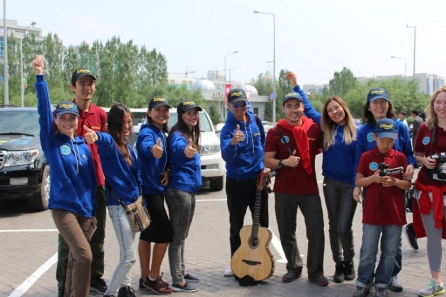 Автоэкспедиция в честь 25-летия Независимости Казахстана стартовала в Астане